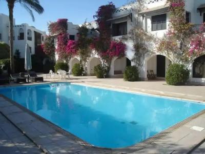 Six Corners Resort - 22