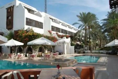 Six Corners Resort - 18