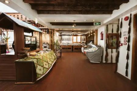 Nefertiti Luxor - 13