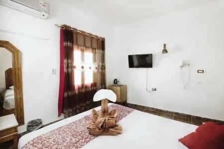 Nefertiti Luxor - 51