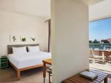 Junior Suite with harbour view