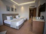 Swim Up +16 room