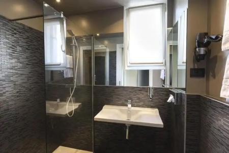 Helussi Hôtel - 104