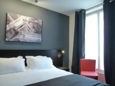 Helussi Hôtel - 125