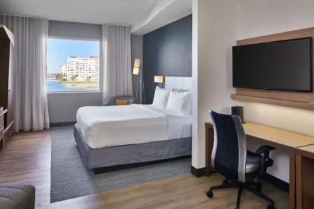 Courtyard by Marriott St. Petersburg Clearwater/Madeira Beach - 57
