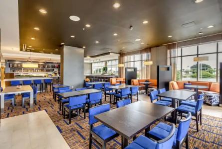 Courtyard by Marriott St. Petersburg Clearwater/Madeira Beach - 24