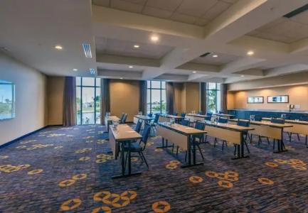 Courtyard by Marriott St. Petersburg Clearwater/Madeira Beach - 22