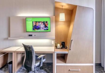 Courtyard by Marriott St. Petersburg Clearwater/Madeira Beach - 4