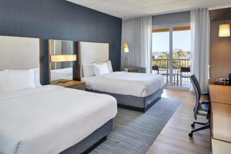 Courtyard by Marriott St. Petersburg Clearwater/Madeira Beach - 81