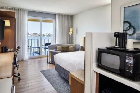 Courtyard by Marriott St. Petersburg Clearwater/Madeira Beach - 65