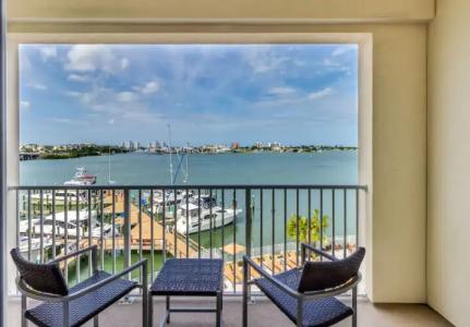 Courtyard by Marriott St. Petersburg Clearwater/Madeira Beach - 7