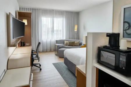 Courtyard by Marriott St. Petersburg Clearwater/Madeira Beach - 47