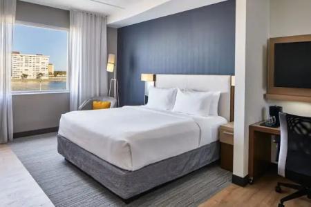 Courtyard by Marriott St. Petersburg Clearwater/Madeira Beach - 52