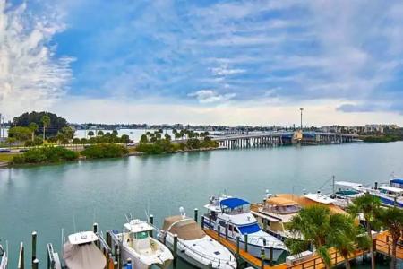 Courtyard by Marriott St. Petersburg Clearwater/Madeira Beach - 122