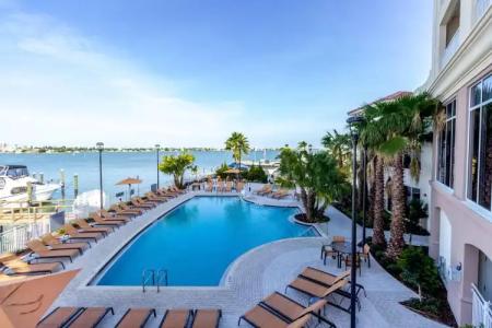 Courtyard by Marriott St. Petersburg Clearwater/Madeira Beach - 16