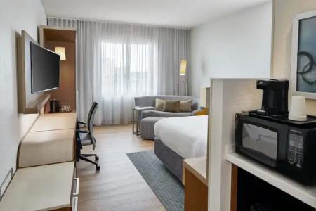 Courtyard by Marriott St. Petersburg Clearwater/Madeira Beach - 58