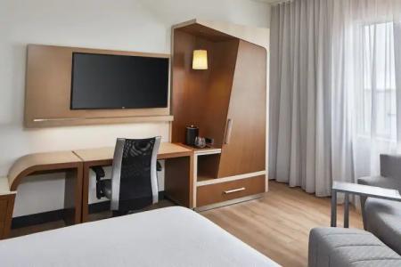 Courtyard by Marriott St. Petersburg Clearwater/Madeira Beach - 56