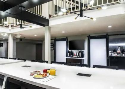 Best Western McCarran Inn - 13