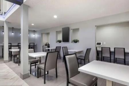 Best Western McCarran Inn - 29