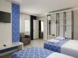 Quadruple Family Suite with land view