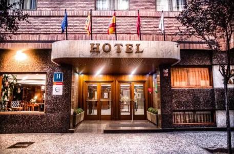 Zaragoza Royal - 0