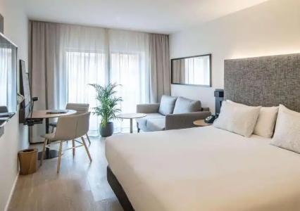 INNSIDE by Melia Zaragoza - 2