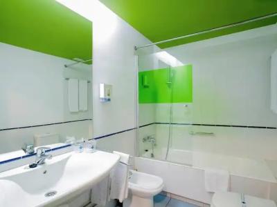 Ibis Styles Zaragoza Ramiro I - 33