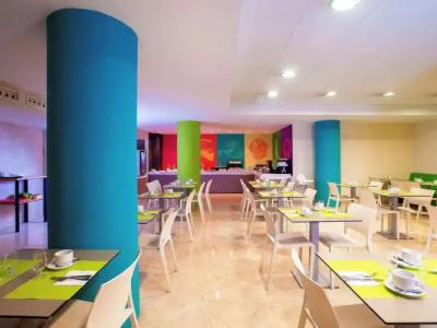 Ibis Styles Zaragoza Ramiro I - 23