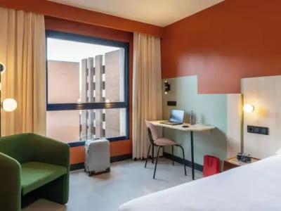 Ibis Styles Zaragoza Ramiro I - 36