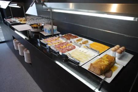 & Spa Real Ciudad De Zaragoza - 12