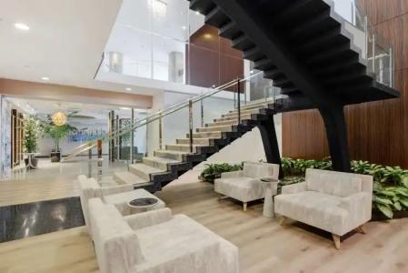 The Beverly Hilton - 18