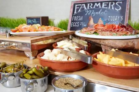 The Beverly Hilton - 14