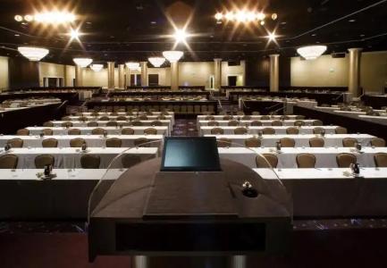 The Beverly Hilton - 24