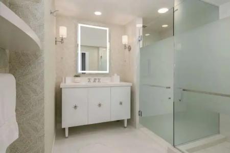 The Beverly Hilton - 77