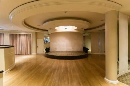 The Beverly Hilton - 15