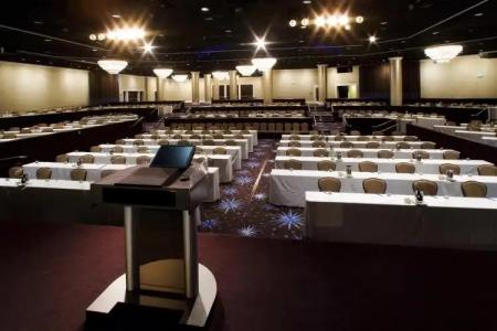 The Beverly Hilton - 22