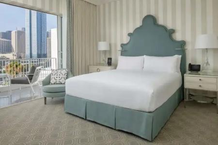 The Beverly Hilton - 75