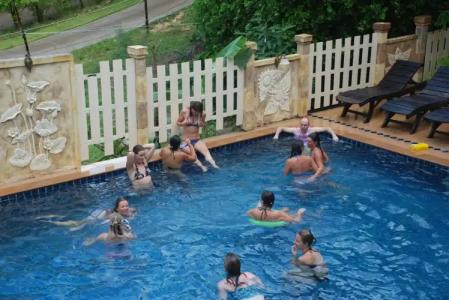 Bounty Resort - 13