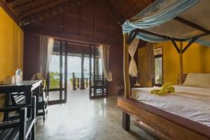 Mai Pen Rai Bungalows, Hinkong
