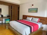 Deluxe room with pool view