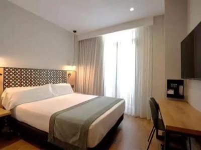 Catalonia Excelsior - 112