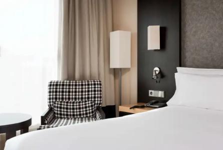 NH Valencia Center - 5