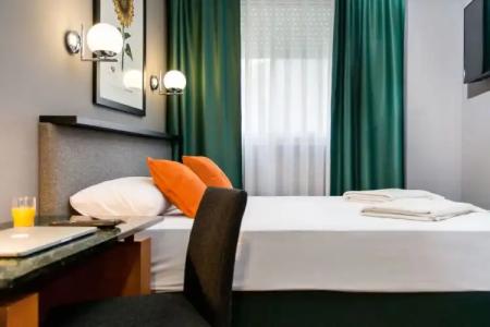 Malcom and Barret - 36