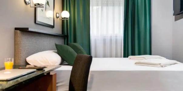 Malcom and Barret - 37