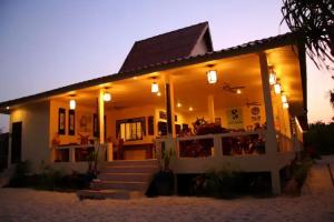 Buffalo Bay Vacation Club, Koh Phayam