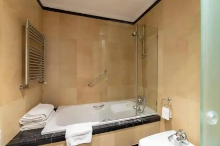 Eugenia de Montijo, Autograph Collection - 7