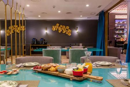 Eugenia de Montijo, Autograph Collection - 10