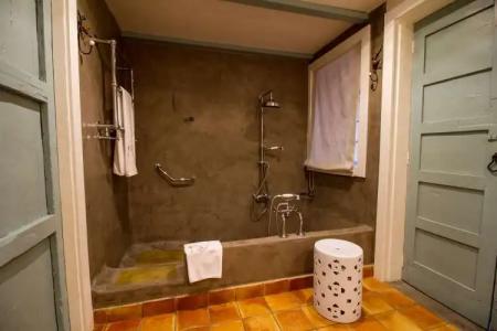 Hacienda de Abajo-Adults Only - 10