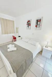 Stephanie City Apartments - 40