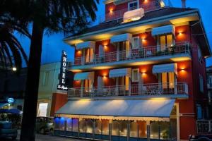 Hotel lo Squalo, Grottammare